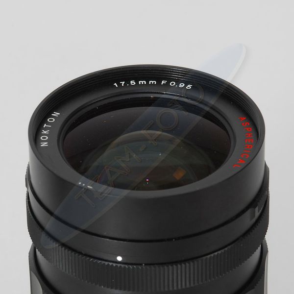 Datei:Nokton 17.5 0.95 TeamFoto 4.JPG