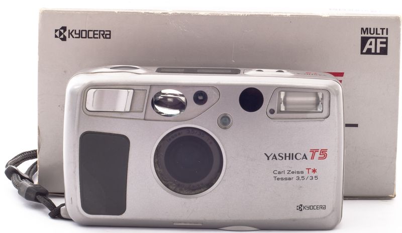 Datei:Yashica T5 Arsenal 1.jpg