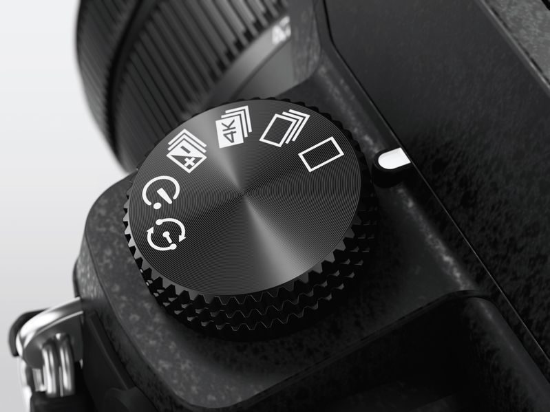 Datei:Panasonic Lumix DMC-G70 Panasonic m.jpg