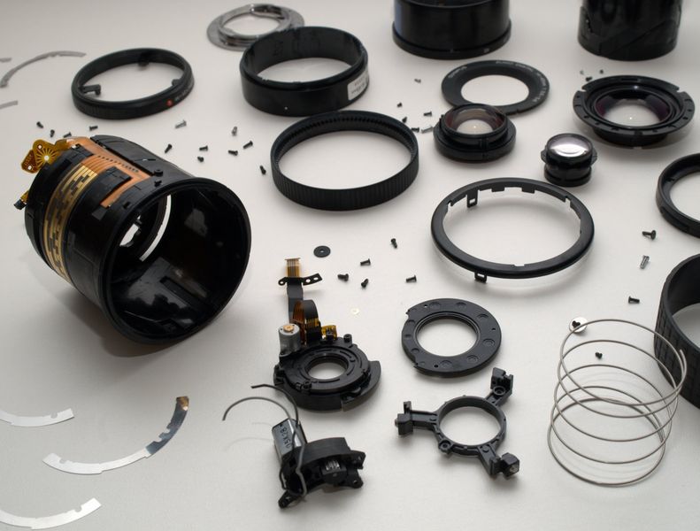 Datei:Zuiko 14-45 einzelteile detail 1.jpg
