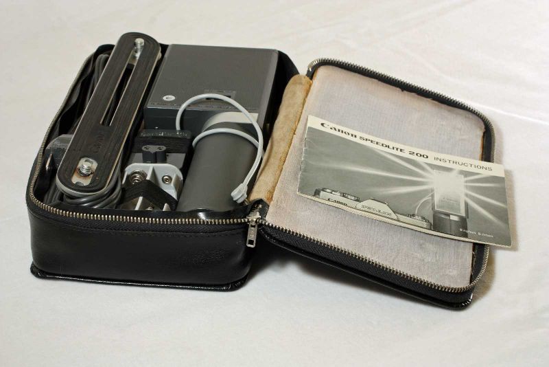 Datei:Canon Speedlite 200 Pruefert 1.JPG