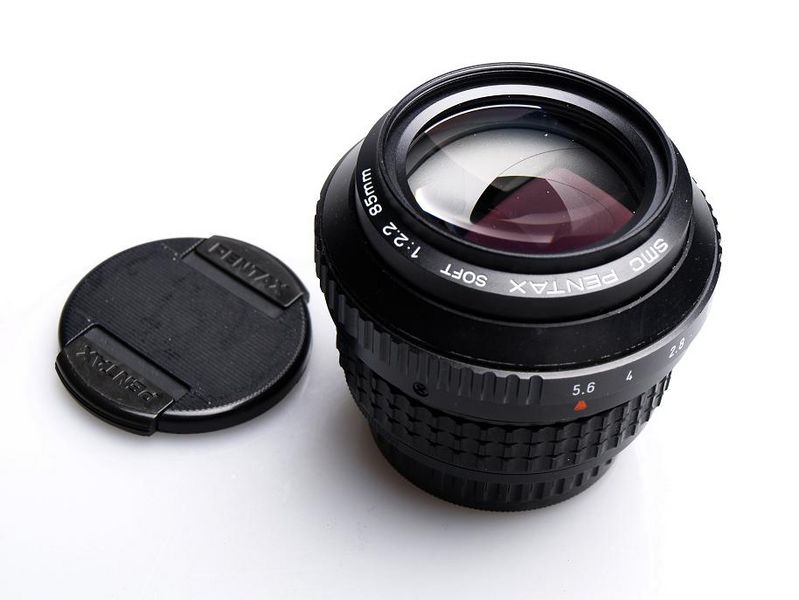 Datei:SMC Pentax 85 2.2 camerafoxx.jpg