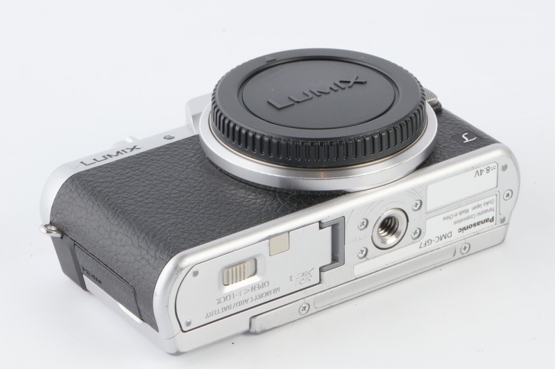 Datei:Panasonic Lumix DMC-GF7 Arsenal 5.jpg