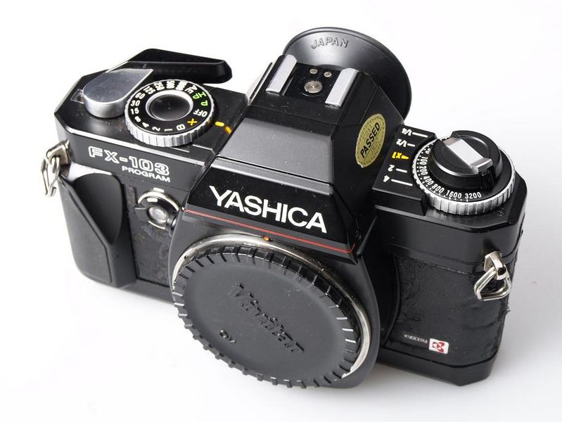 Datei:Yashica FX-103 camerafoxx.JPG