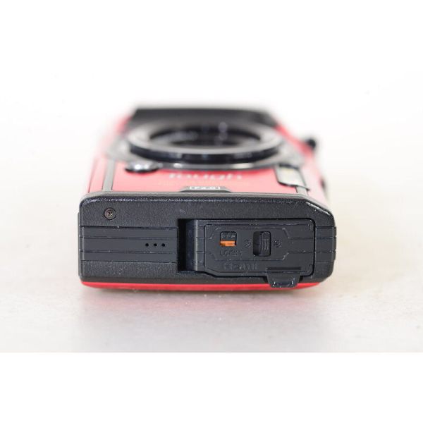 Datei:Tough TG-4 red TeamFoto 3.jpg