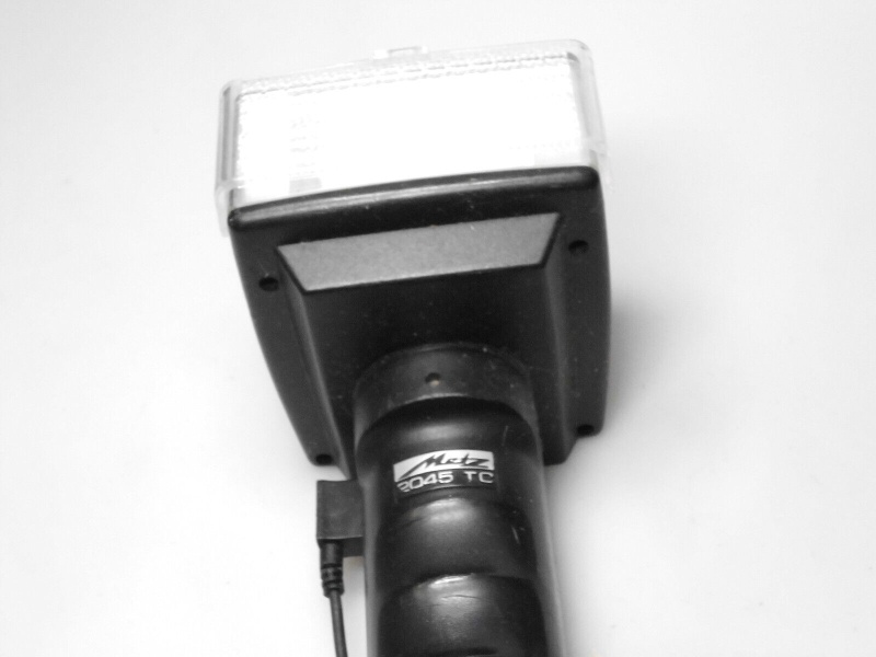 Datei:Mecablitz 2045 camerafoxx 2.jpg