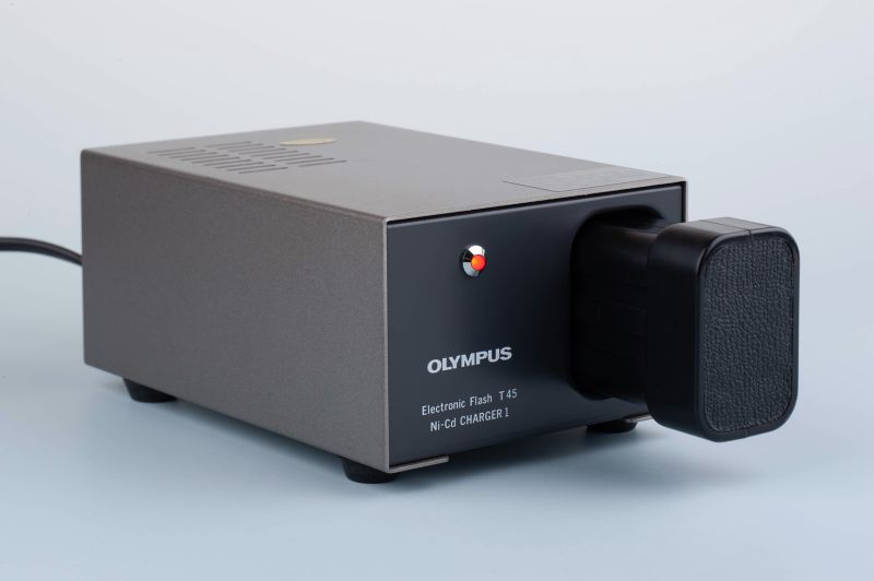 Datei:Ni-Cd Charger 1 05.jpg