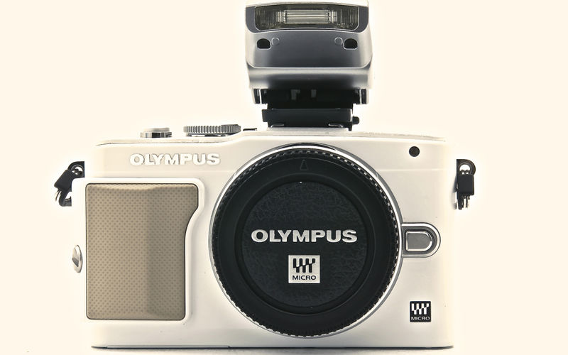 Datei:Olympus E-PL5 w Arsenal 2.jpg