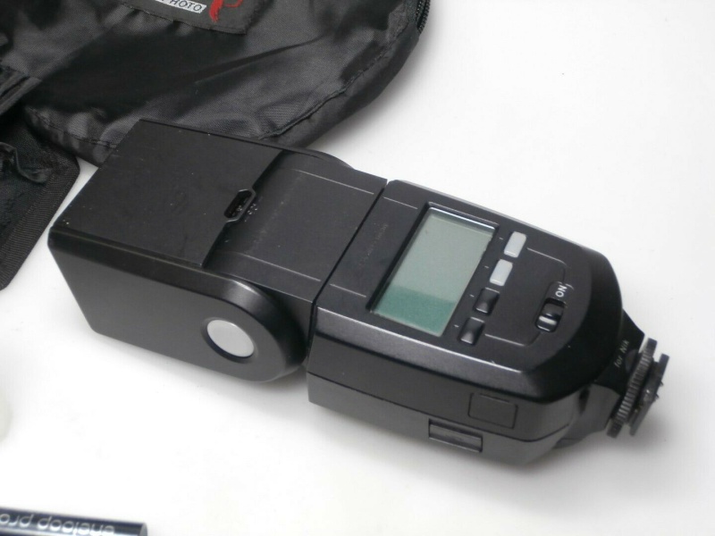 Datei:Mecablitz 58AF1N camerafoxx 3.jpg
