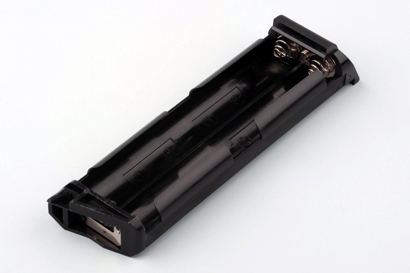 Datei:M.6V Battery Holder 1 01.jpg