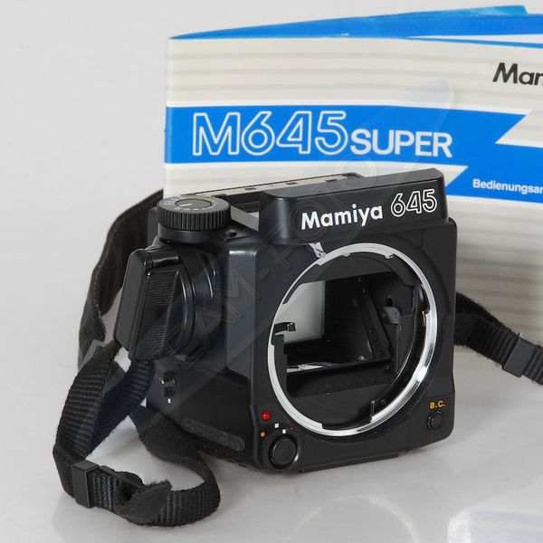 Datei:Mamiya 645 Super TeamFoto 1.jpg