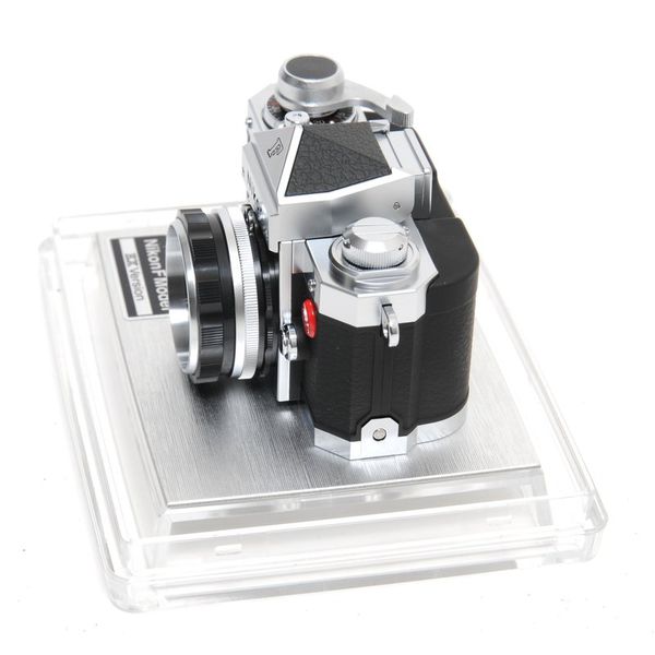 Datei:Sharan Nikon F Arsenal 3.jpg