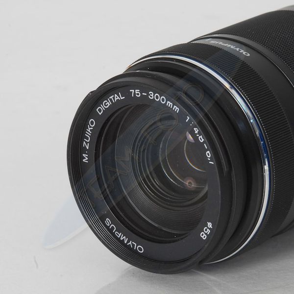 Datei:Olympus mFT 75-300 TeamFoto 4.JPG