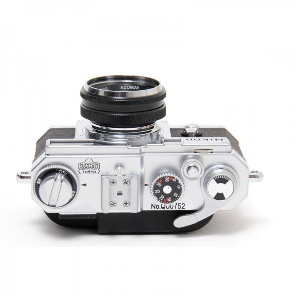 Datei:Sharan Nikon SP Arsenal 2.jpg