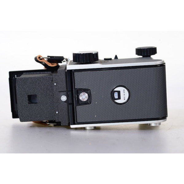 Datei:Mamiya C220 TeamFoto 6.jpg