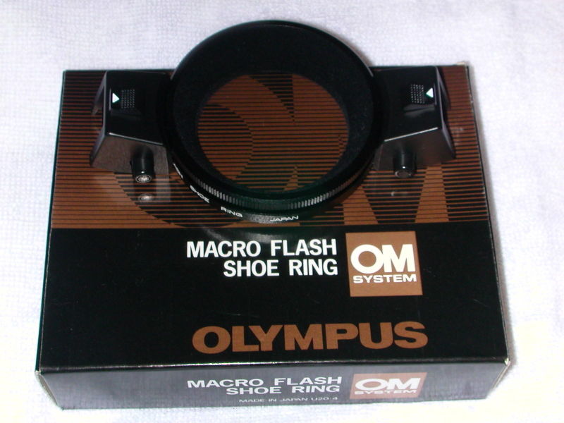 Datei:Olympus-OM-Macro-Flash-Shoe-Ring.jpg