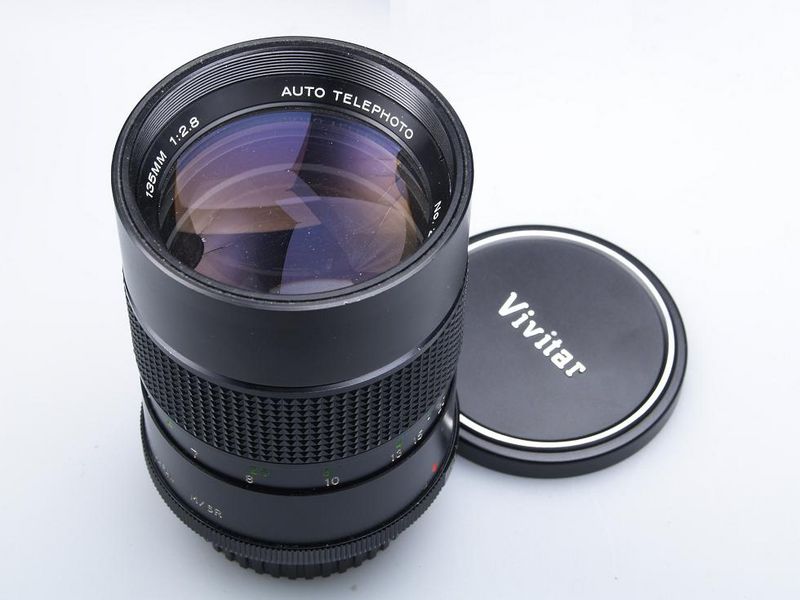 Datei:Vivitar 135 2.8 camerafoxx.JPG
