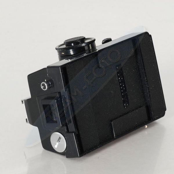 Datei:Mamiya 645 CdS-Prisma TeamFoto 4.jpg