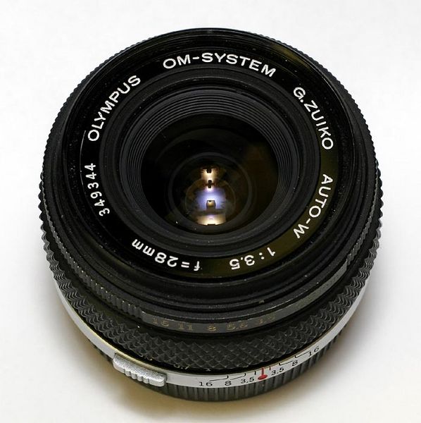 Datei:Zuiko 28mm 3.5.jpg
